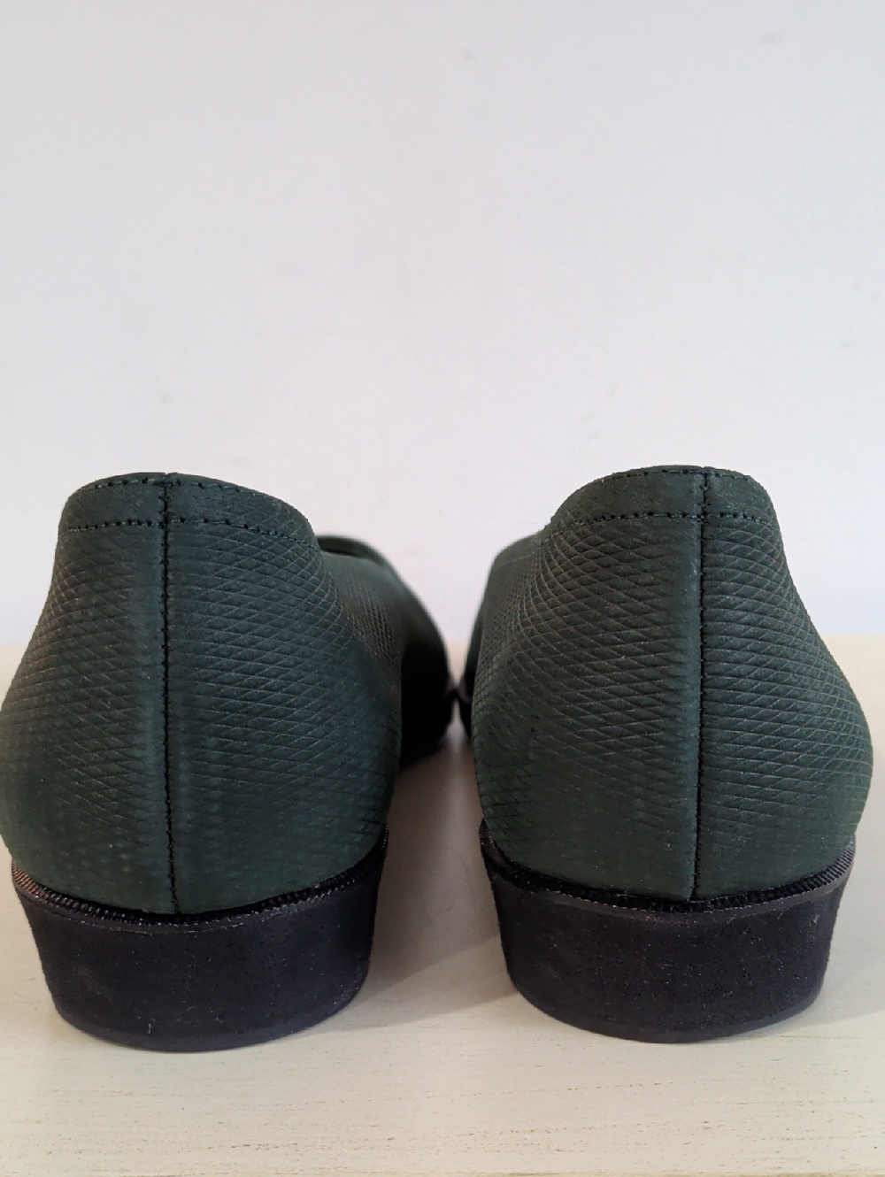 Salvatore Ferragamo Forest Green Textured Leather Flats Size 8 - Picture 7 of 9